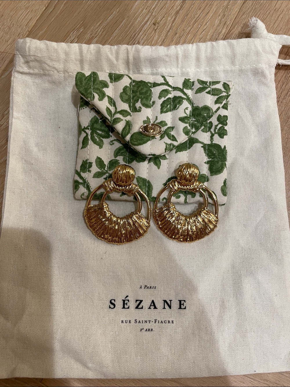 NWT Sézane Gold Textured Fan Hoop Earrings - Picture 2 of 3